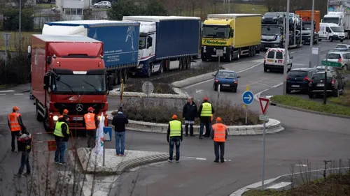 Une organisation de routiers lance un appel à la mobilisation,...